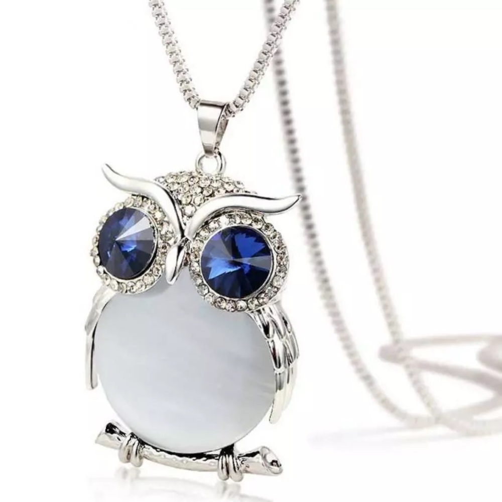 Owl Pendant Rhinestone Necklace
